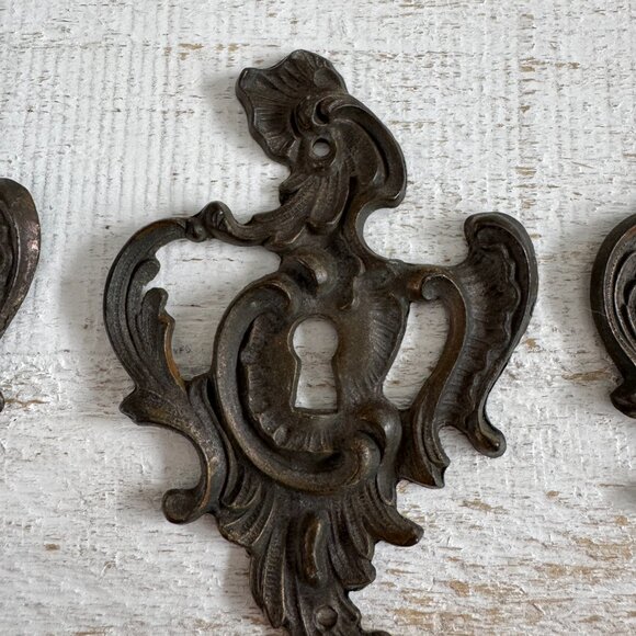 Antique Keeler Brass Co. Skeleton Keyhole Cover Plates Set of 6 - Picture 7 of 11